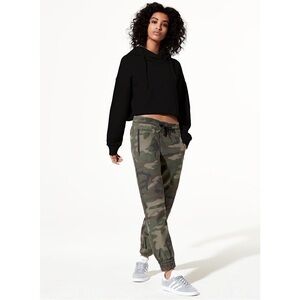 Aritzia-tna ALIX JOGGERS in Camouflage (Size:Small)